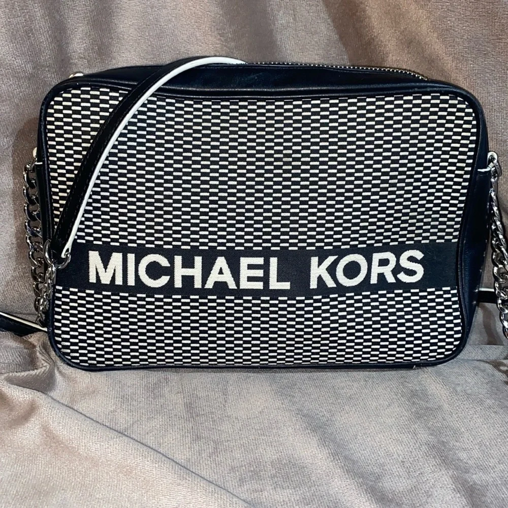 Michael Kors Jet Set Large East West Crossbody Bag Black/White